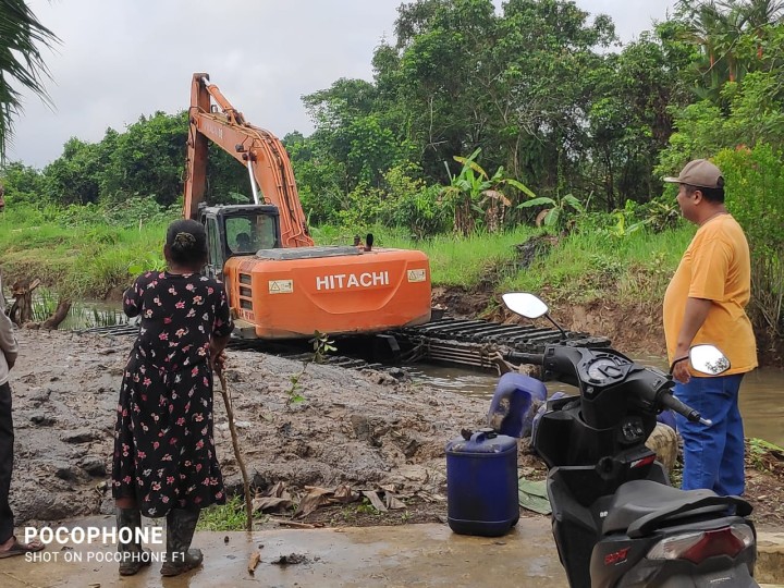 Kegiatan Gotong Royong oleh warga Sindang Sari