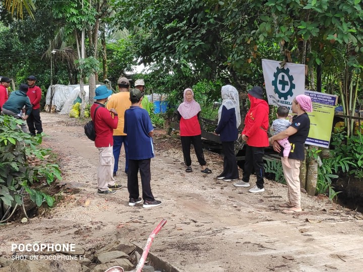 Kegiatan Gotong Royong oleh warga Sindang Sari