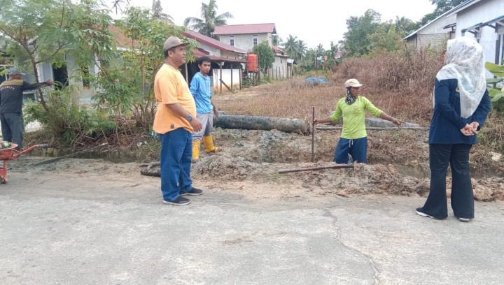 Kegiatan Gotong Royong oleh warga Sindang Sari