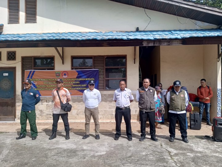 Kegiatan Pelatihan penggunaan peralatan penanggulangan bencana bagi kelurahan tangguh bencana  (Katana) makroman dan (Katana) .