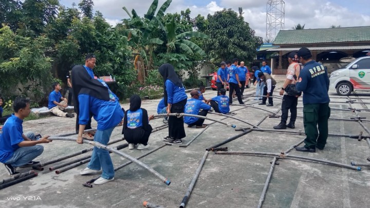 Kegiatan Pelatihan penggunaan peralatan penanggulangan bencana bagi kelurahan tangguh bencana  (Katana) makroman dan (Katana) .