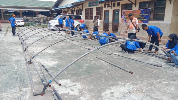 Kegiatan Pelatihan penggunaan peralatan penanggulangan bencana bagi kelurahan tangguh bencana  (Katana) makroman dan (Katana) .