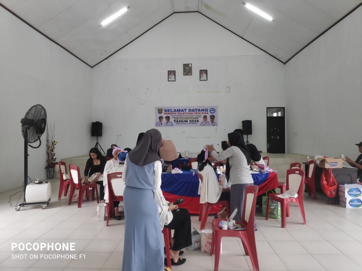 Kegiatan Pelatihan Tata Rias. Program Pemberdayaan Masyarakat (Probebaya).   #samarindamaju