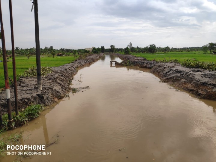 Monitoring kegiatan Pengerukan Sungai di wilayah kelurahan sindang sari.