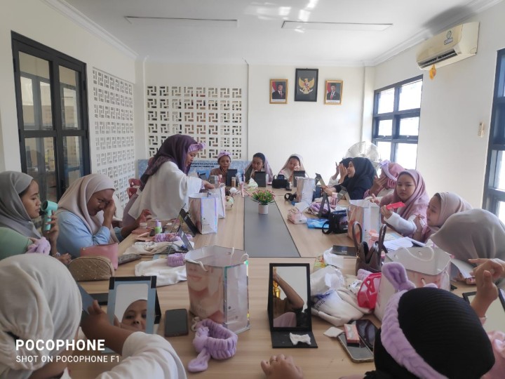 Penutupan Pelatihan Tata Rias (PROBEBAYA) Program Pemberdayaan.
