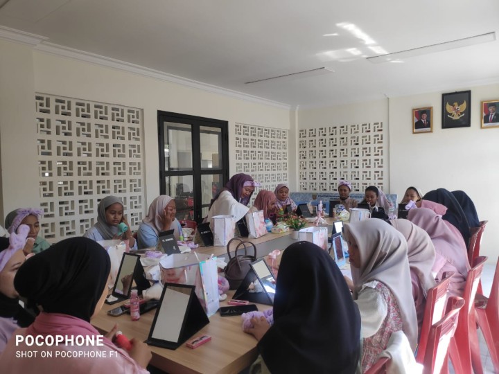 Penutupan Pelatihan Tata Rias (PROBEBAYA) Program Pemberdayaan.