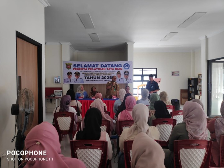 Penutupan Pelatihan Tata Rias (PROBEBAYA) Program Pemberdayaan.