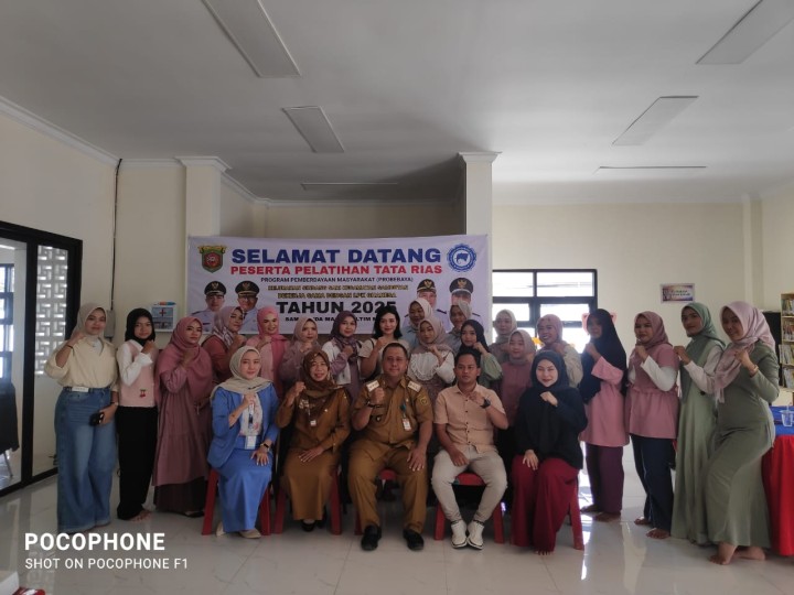 Penutupan Pelatihan Tata Rias (PROBEBAYA) Program Pemberdayaan.