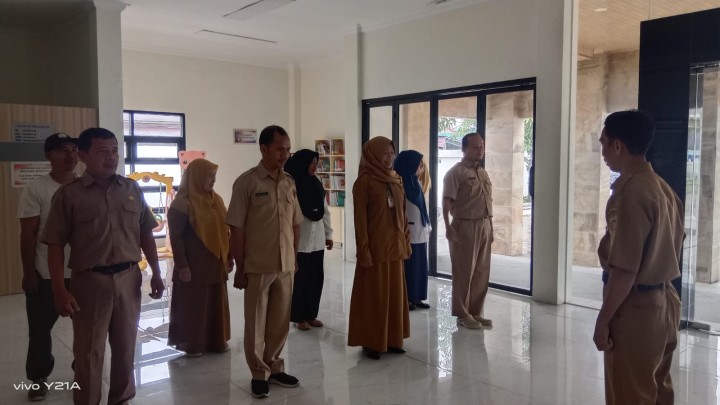 Rutinitas Apel pagi di pemerintahan Kelurahan Sindang Sari