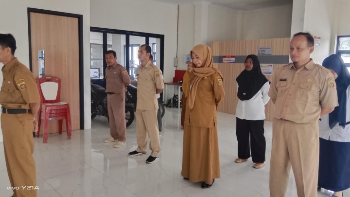 Rutinitas Apel pagi di pemerintahan Kelurahan Sindang Sari