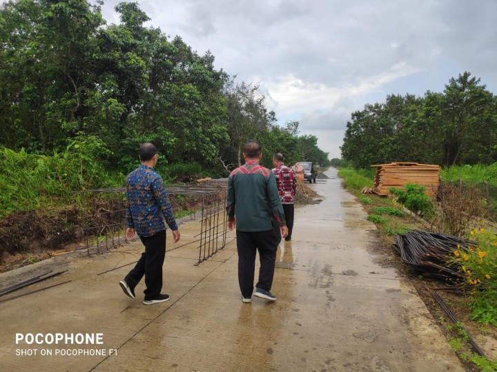 Monitoring jembatan dan drainase di sungai manggis