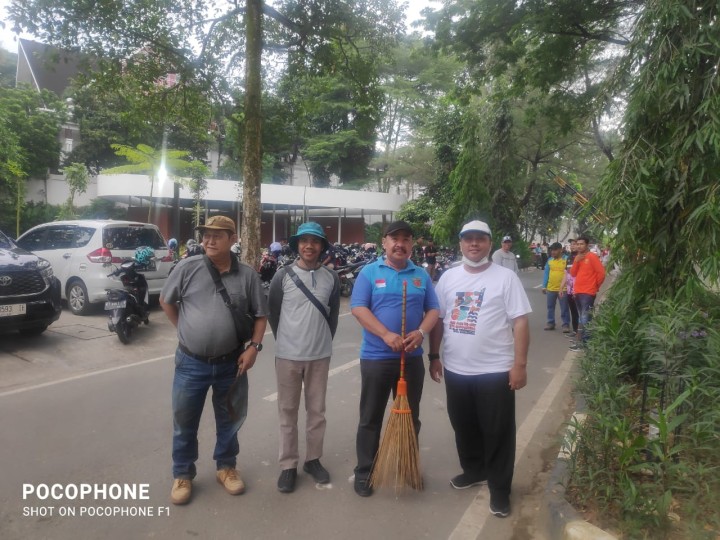 Kerja Bakti Massal di ikuti  seluruh perangkat OPD,Kecamatan se-kota samarinda dan Kelurahan se-kota samarinda
