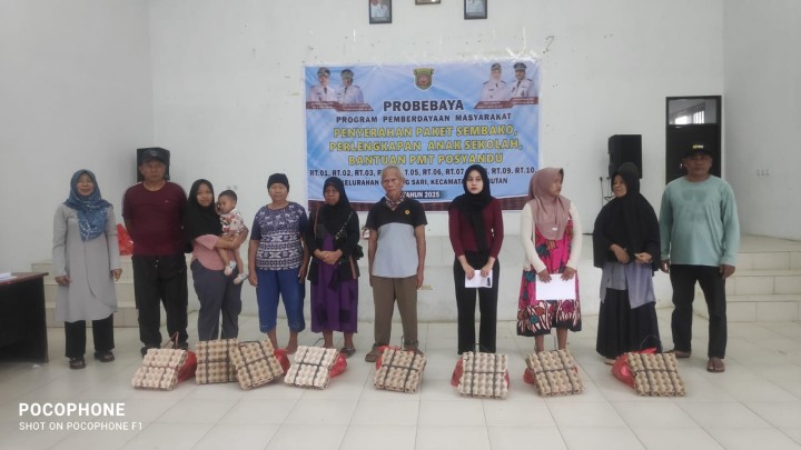 PROGRAM PROBEBAYA di Bidang Pemberdayaan Penyerahan Paket Sembako.