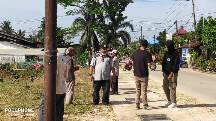 Gotong Royong Serentak RT se Kelurahan Sindang Sari. Jalan Karya Bakti