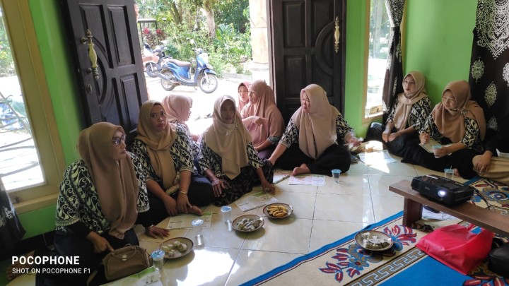 Sosialisasi Pengolahan Sampah di Wilayah RT.08 Sindang Sari