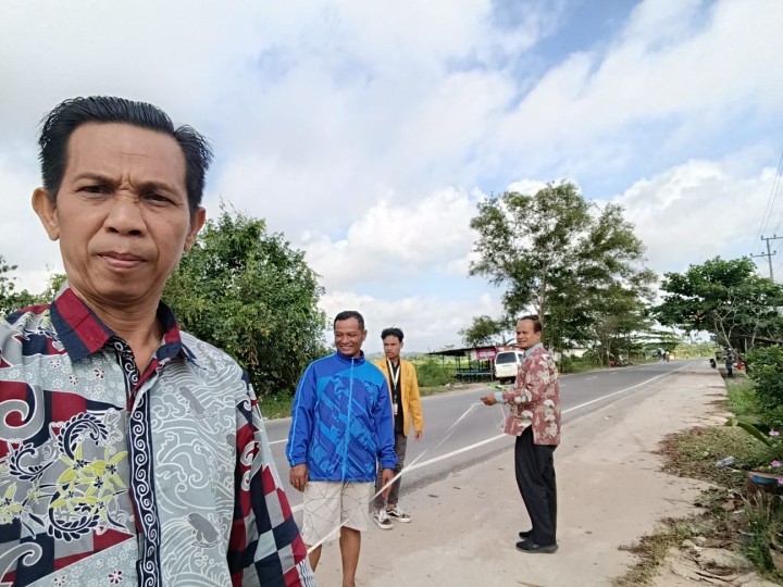 Monitoring Pengukuran parit untuk membikin DREANASE RT.09 Sindang Sari