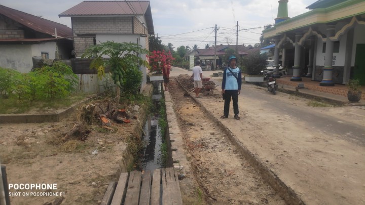 Monitoring Pekerjaan sapras Program PROBEBAYA RT.04,05,08 dan 09.