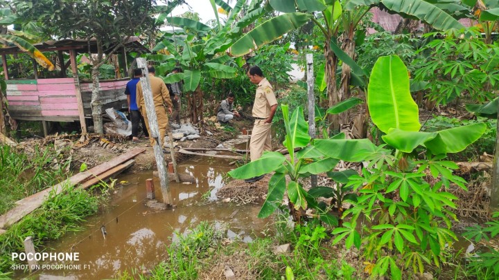 Monitoring kegiatan semenisasi, drenase, pelebaran jalan di wilayah RT 04 RT 05 dan RT 07