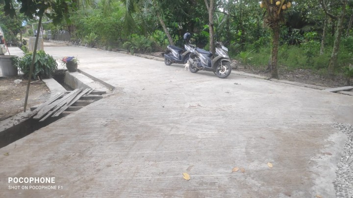 Monitoring kegiatan semenisasi, drenase, pelebaran jalan di wilayah RT 04 RT 05 dan RT 07