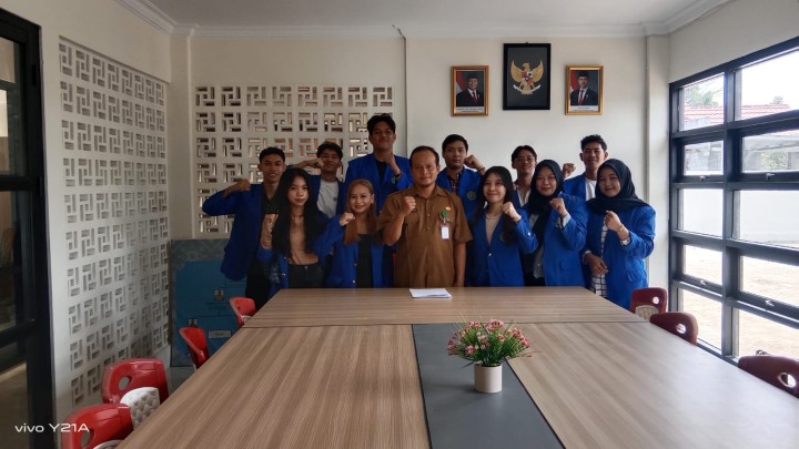 Menerima Mahasiswa KKN universitas widyagama mahakam di Kelurahan Sindang Sari.
