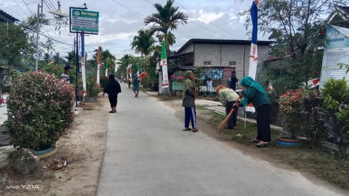 Kegiatan Gotong Royong warga RT.2,3,4,5,6, dan RT.10 Sindang Sari. Membersihkan parit parit,lingkungan jalan dan pemasangan umbul-umbul dalam rangka kemeriahan HUT RI ke 80.