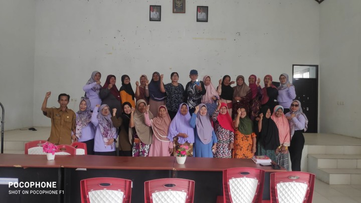 Kegiatan posyandu Lansia seger waras di gedung serba guna Sindang Sari.