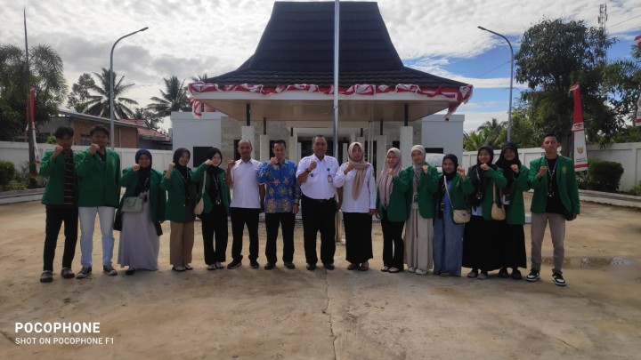 Perpisahan mahasiswa UINSI. KKN Reguler di KELURAHAN SINDANG SARI
