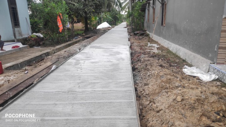 Monitoring semenisasi di RT 06 Jalan Taruna bakti selesai,sekarang tahap pengeringan.