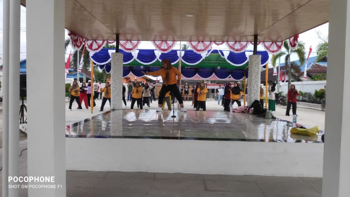 Senam Sehat oleh Pegawai Kelurahan,Kader PKK,Mahasiswa KKN.