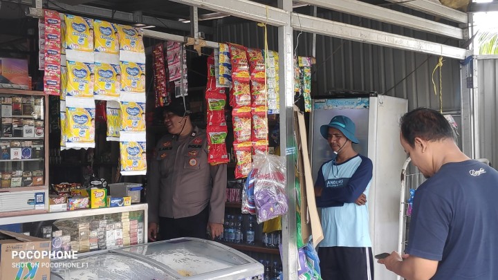 Monitoring Persiapan Lomba Kebersihan Lingkungan Wilayah RT masing-masing dan Himbauan Pemasangan Umbul-umbul oleh warga sekitar RT.09 Sindang Sari.
