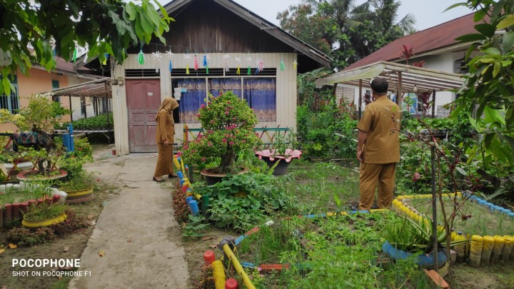Evaluasi dan monitoring pelaksanaan kebun Toga Sindang sari