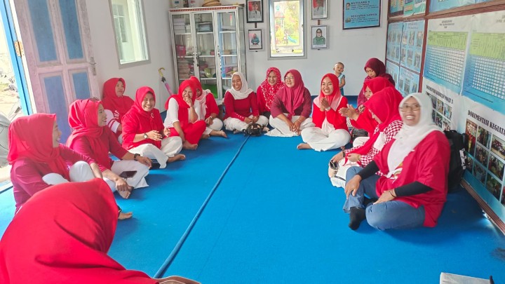 Pertemuan Rutinan PKK Kelurahan dan Lomba cerdas cermat sejarah bangsa oleh PKK SINDANG SARI untuk semarak HUT RI KE 80.