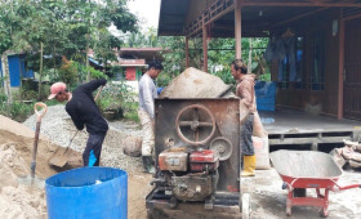 SEMENISASI JALAN Gg.Mutiara Wilayah  RT 01 Sindang Sari