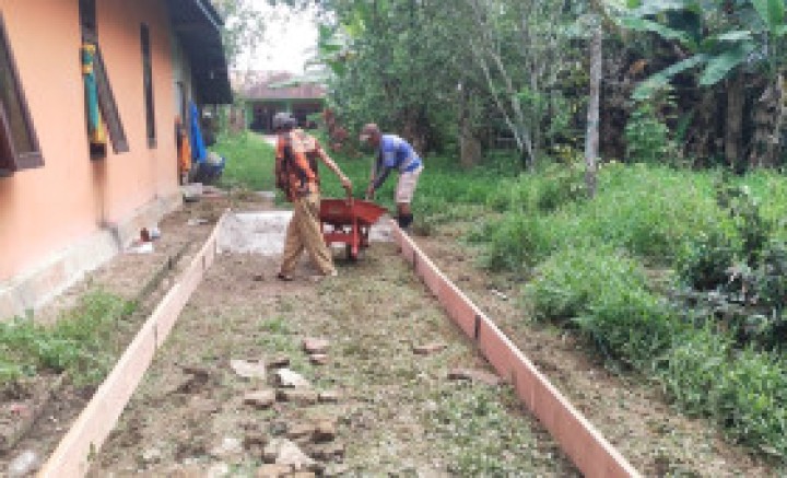 SEMENISASI JALAN Gg.Mutiara Wilayah  RT 01 Sindang Sari