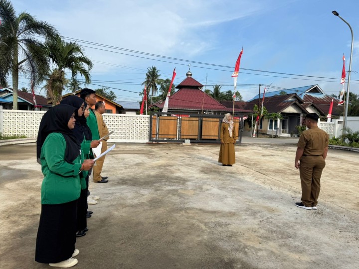 Rutinitas Apel Pagi di Pemerintahan Kelurahan Sindang Sari