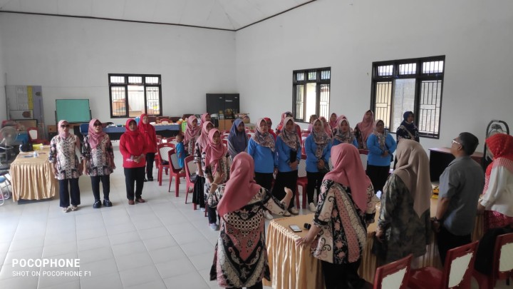 Pertemuan kader IMT PKK,Kelurahan dan Kecamatan di kelurahan Sindang sari.