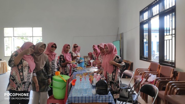 Pertemuan kader IMT PKK,Kelurahan dan Kecamatan di kelurahan Sindang sari.
