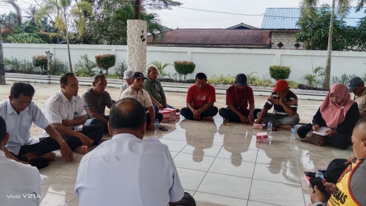 Rapat koordinasi kepanitiaan MTQ di kelurahan Sindang Sari.