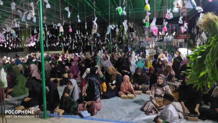 Menghadiri Undangan Maulid Nabi Muhammad SAW Rabi'ul awal 1447 H/2025 M. Di Masjid Al Misbah Sindang Sari