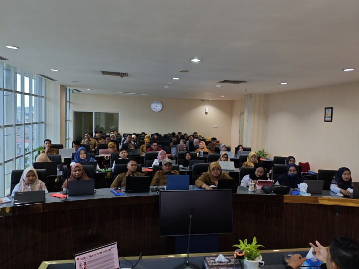 Bimbingan Teknis Pengelolaan Aplikasi SIKS-NG diikuti Operator Kelurahan Kota Samarinda.
