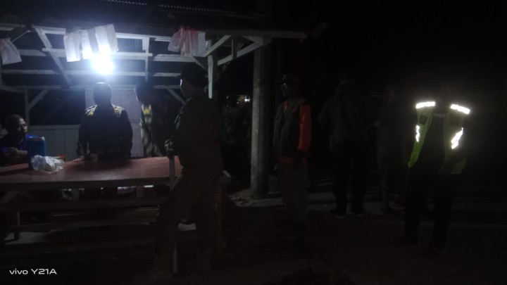Kunjungan dari satpol PP propinsi  ke Pos kamling RT. 5 Sindang Sari.