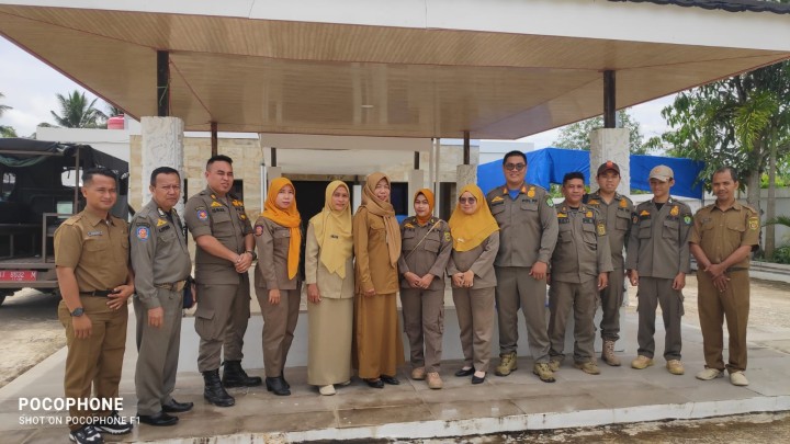 Kunjungan satpol PP kekelurahan Sindang Sari kordinasi mengenai keberadaan siskamling.