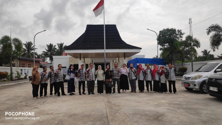 Evaluasi dan Monitoring PPID di Kelurahan Sindang Sari.
