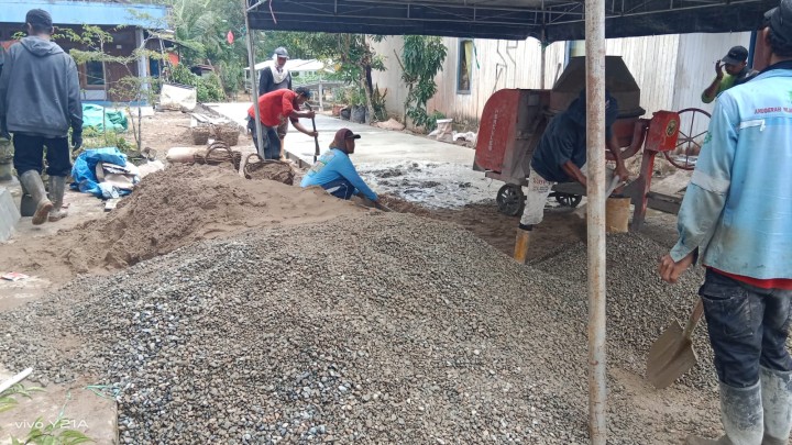Monitoring Kegiatan Semenisasi Jalan di RT.2,RT 3 Gang Keluarga dan Jalan Masaji. di Bidang SAPRAS (PROBEBAYA)