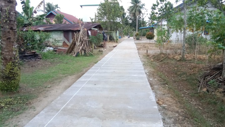 Meninjau pengerjaan semenisasi dan pengukuran semenisasi jalan Masaji RT. 2,Gg. Baru RT. 2 dan Gg. Nangka RT. 1 Bidang Sapras (Probebaya)