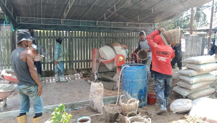 Meninjau pengerjaan semenisasi dan pengukuran semenisasi jalan Masaji RT. 2,Gg. Baru RT. 2 dan Gg. Nangka RT. 1 Bidang Sapras (Probebaya)