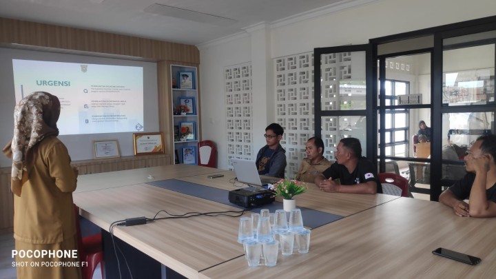 Pelatihan persentase  PROBEBAYA AWARD 2025 di ruang rapat kelurahan Sindang sari