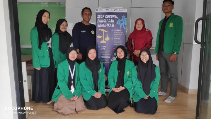 Menerima dosen pembimbing sekaligus Perpisahan Mahasiswa UINSI Samarinda di kelurahan Sindang sari.