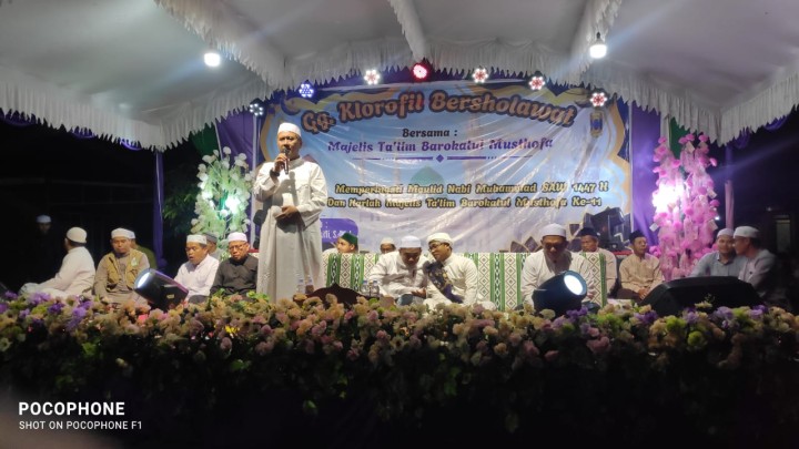 Menghadiri Undangan Gang Klorofil Bersholawat di wilayah RT.2 Sindang Sari.