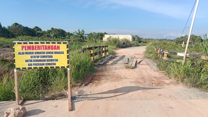 Monitoring Jembatan dan Cek Fisik Pengerjaan Jembatan Sungai Manggis